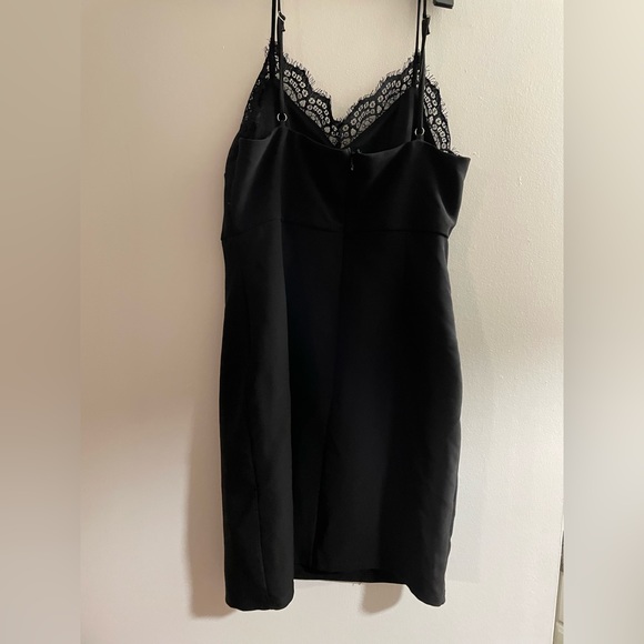 Black body con dress. - Picture 2 of 3